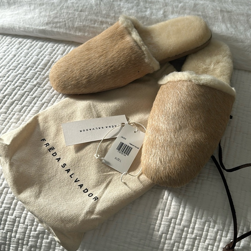 NEVER WORN Frēda Salvador slippers 
Size large: 9-10 US